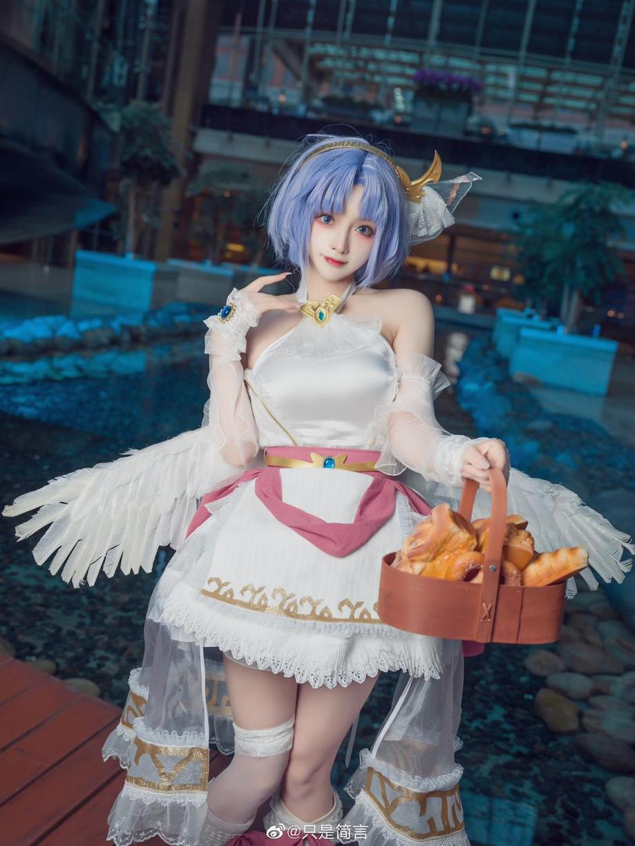 迷人的cosplay风采与完美构图的照片——只是简言cos写真本摄影精选